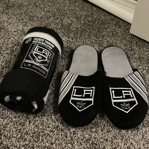 LA  Kings, blanket and slippers size xl